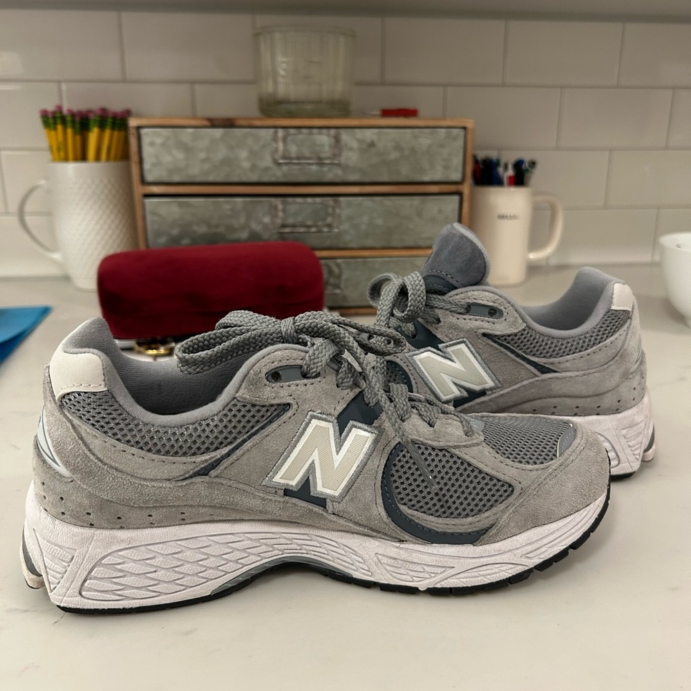 New balance 2002 R